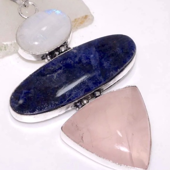Rose quartz, Sodalite and rainbow moonstone pendant - Picture 2 of 2